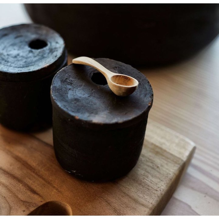 Salt og pebersæt med låg