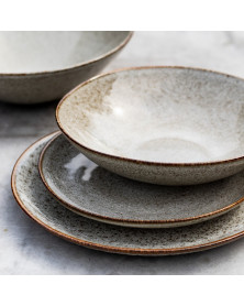 Suppetallerkener i grå keramik på tilbud