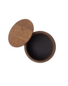 Æske i røget eg med låg