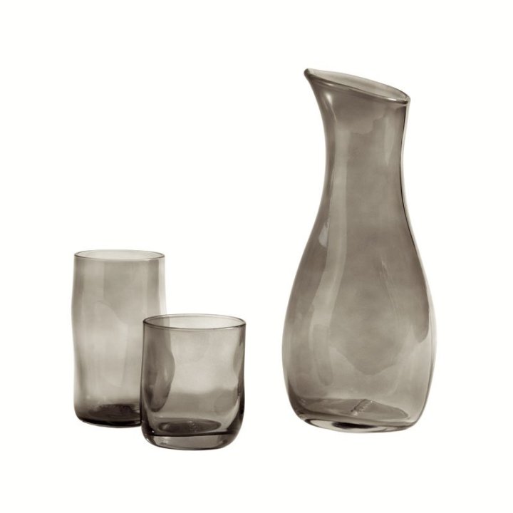 Vandglas i røget glas fra muubs