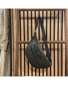 Bæltetaske og bumbag i olivengrøn læder