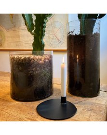 Sort lysestage fra by brorson