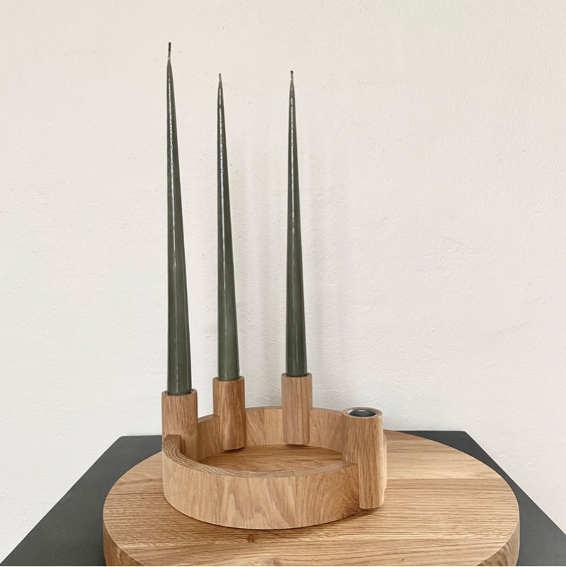 Lysestage og Adventsstage i Eg. Stilrent Dansk Design