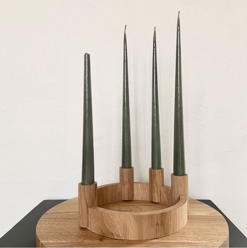 Lysestage og Adventsstage i Eg. Stilrent Dansk Design