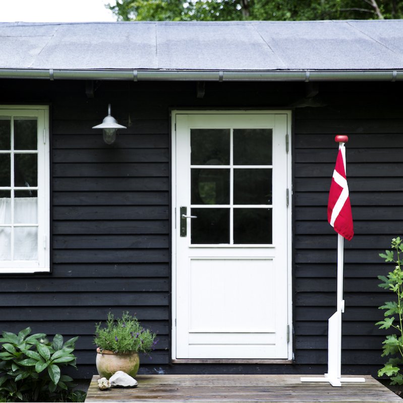 Flagstang til dør med dannebrog