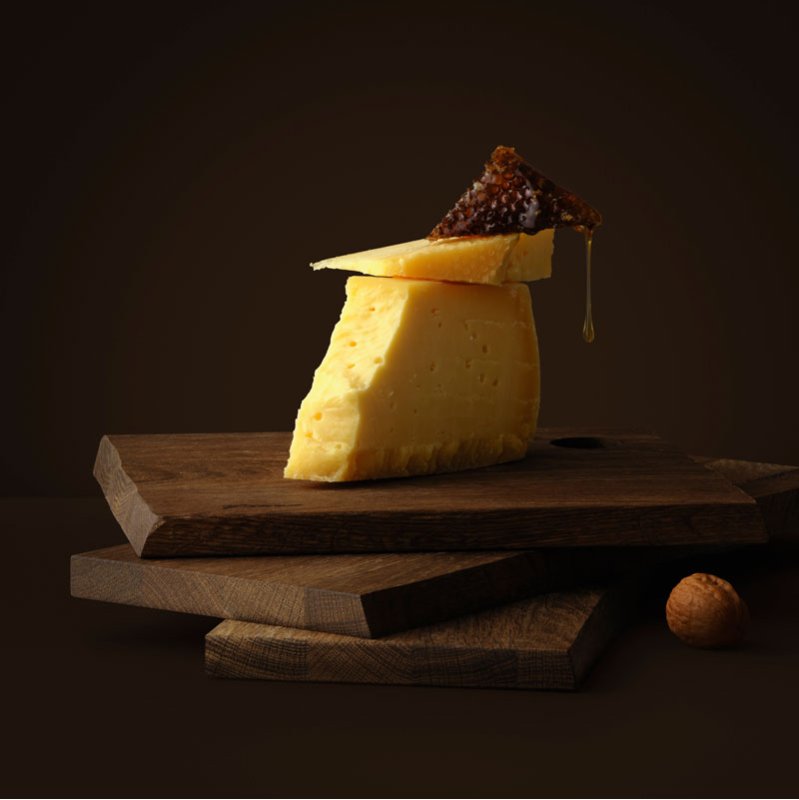 Ostebræt og tapasbræt i røget eg