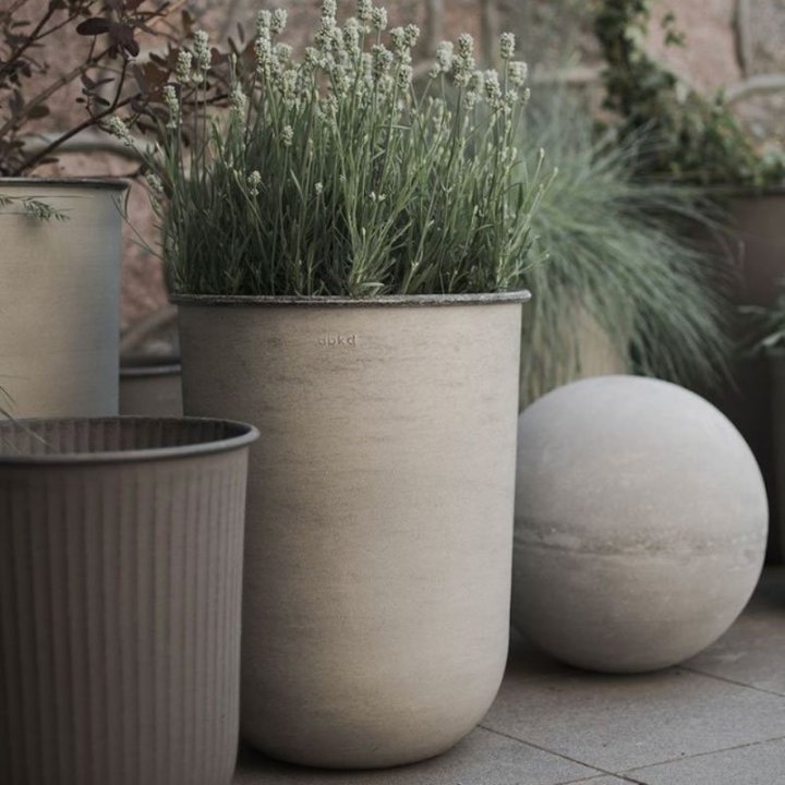 Terrasse inspiration med krukker