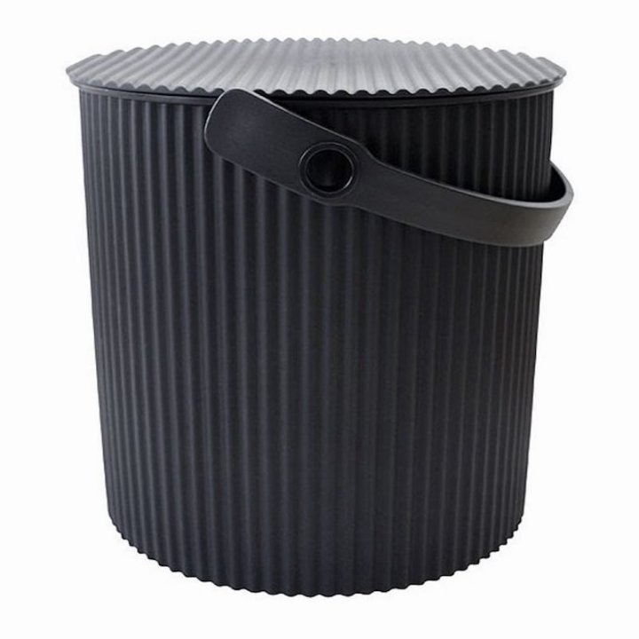 Sort spand med låg