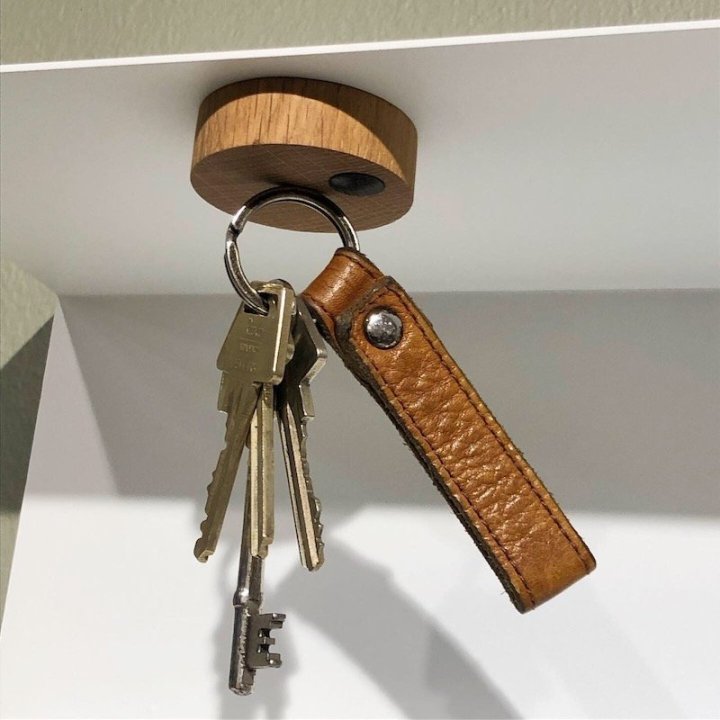 Nøgleholder til væg og magnetiske overflader