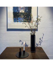 Sort lysestage i metal til 1 lys