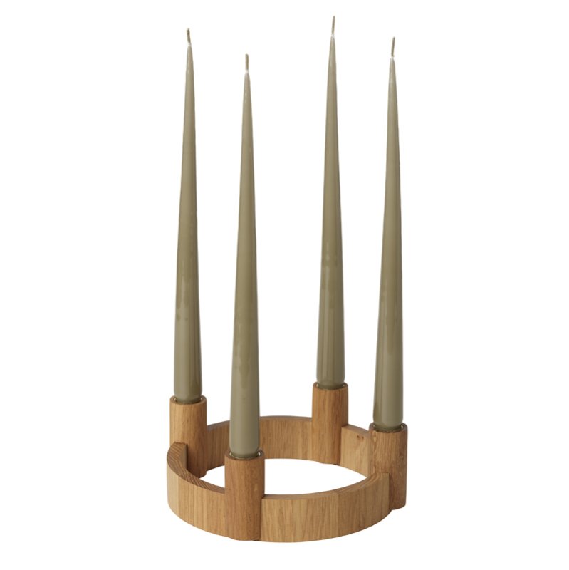 Lysestage og Adventsstage i Eg. Stilrent Dansk Design
