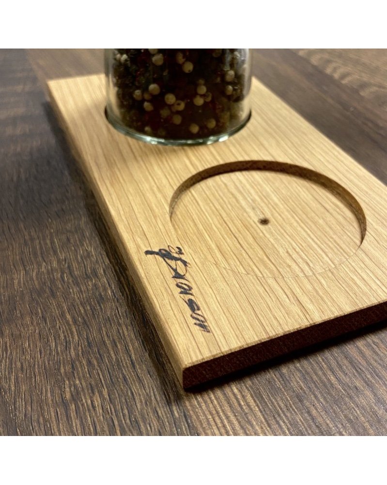 Træbakke med huller